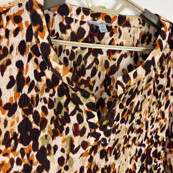 floral & ivy woman 2X Brown animal print blouse top bell sleeve v-neck - Picture 2 of 8